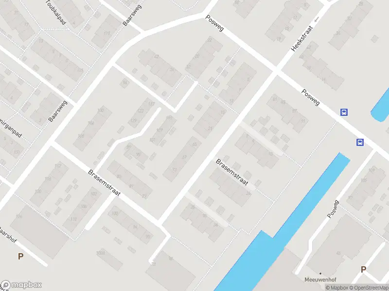 Ambulance met grote spoed naar de Brasemstraat in Hoogvliet Rotterdam