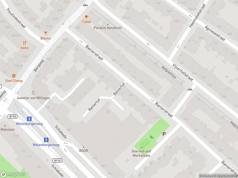 Ambulance met gepaste spoed naar de Banierstraat in Rotterdam