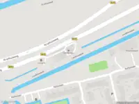 Ambulance met grote spoed naar de Kruithuisweg in Delft