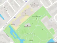 Ambulance met grote spoed naar de Het Kleine Loo in 's-Gravenhage