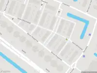 Brandweer met gepaste spoed naar de Anna Griesepad in Hoogvliet Rotterdam vanwege een buitenbrand