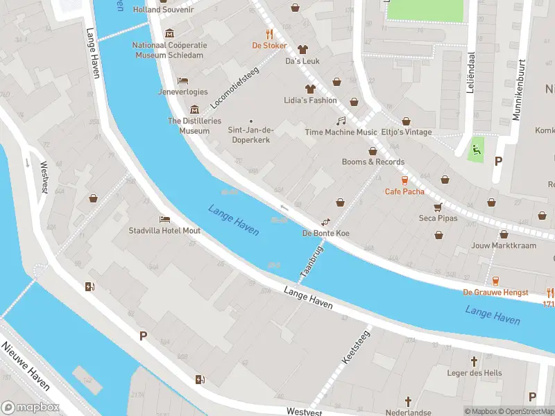 Ambulance met grote spoed naar de Lange Haven in Schiedam