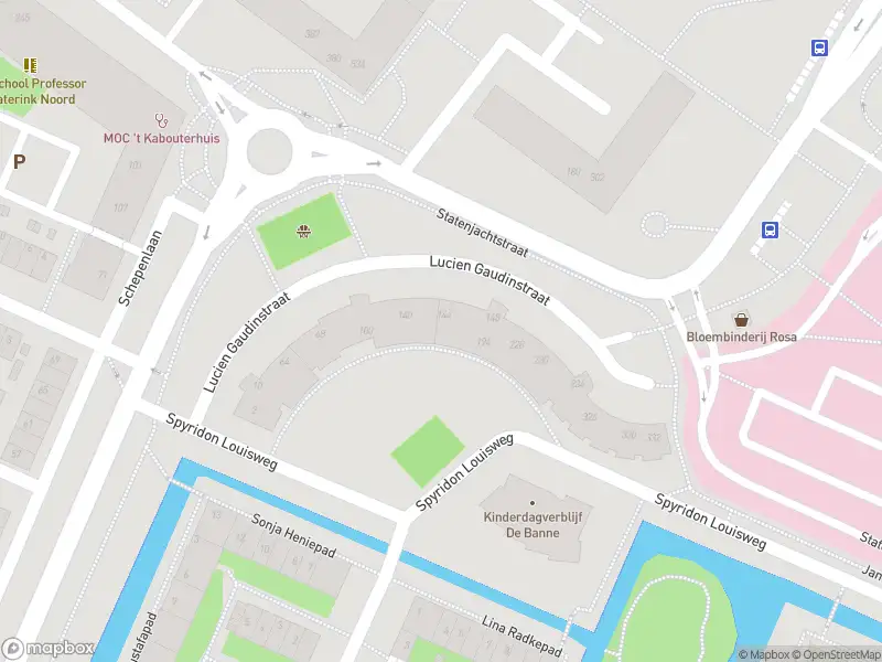 Ambulance met grote spoed naar de Bezaanjachtplein in Amsterdam