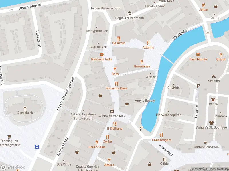 Ambulance met gepaste spoed naar de Voorstraat in Spijkenisse