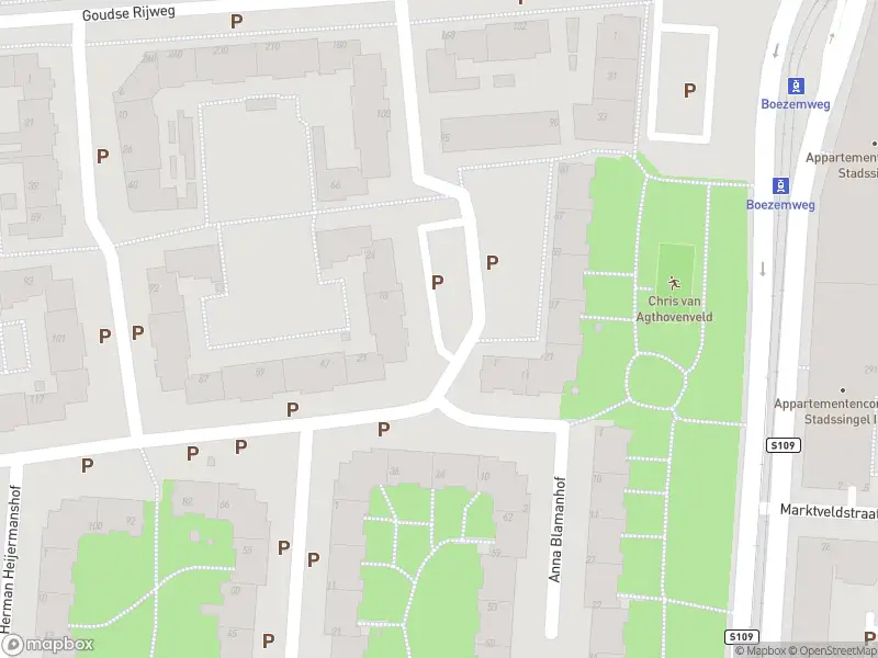 Ambulance met gepaste spoed naar de Willem Smalthof in Rotterdam