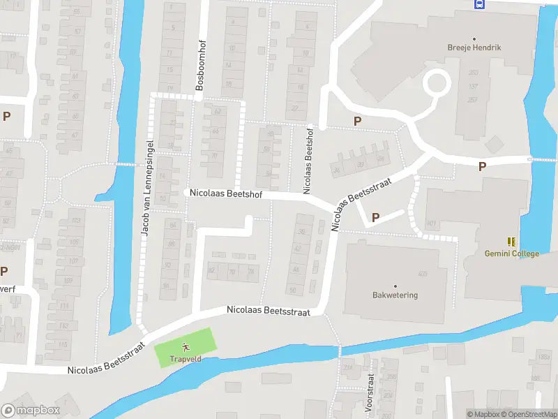 Ambulance met gepaste spoed naar de Nicolaas Beetsstraat in Lekkerkerk