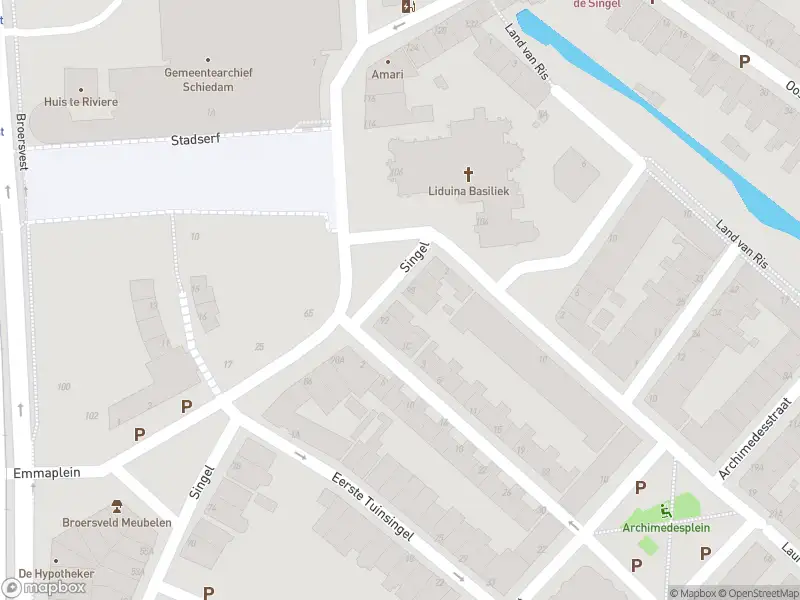 Ambulance met grote spoed naar de Singel in Schiedam