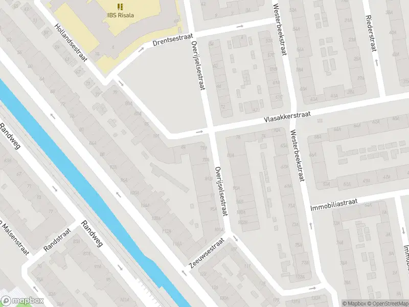 Ambulance met gepaste spoed naar de Overijselsestraat in Rotterdam