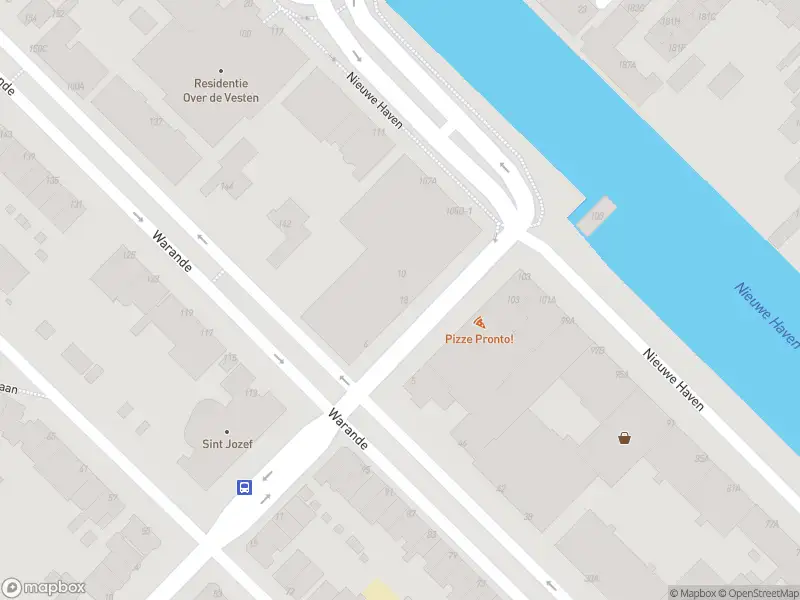 Ambulance met gepaste spoed naar de Schoolstraat in Schiedam