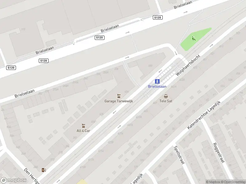 Ambulance met gepaste spoed naar de Wolphaertsbocht in Rotterdam