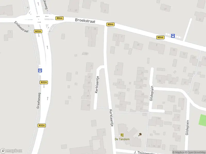 Ambulance met grote spoed naar de Kerklaantje in Nederasselt vanwege gebouwbrand