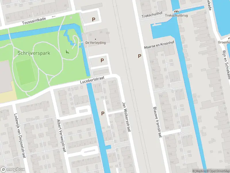 Ambulance met grote spoed naar de Jan Wolkersstraat in Leiden