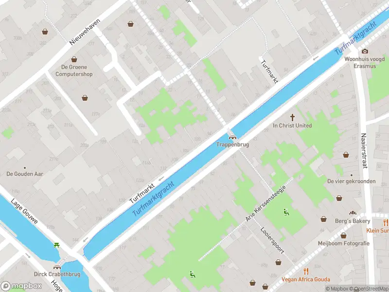 Brandweer met gepaste spoed naar de Achter de Vismarkt in Gouda vanwege afgaan rookmelder