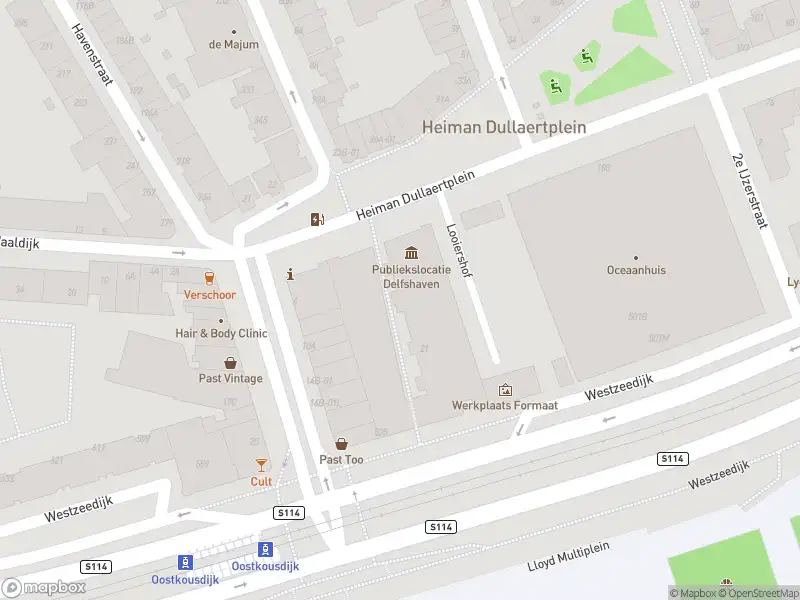 Ambulance met grote spoed naar de Looiershof in Rotterdam