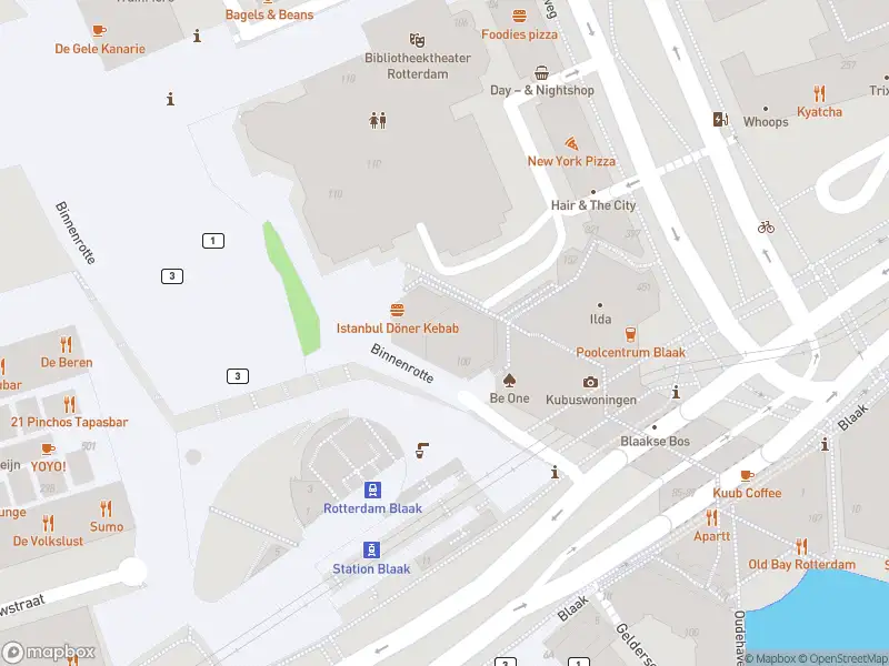 Ambulance met grote spoed naar de Kolk in Rotterdam