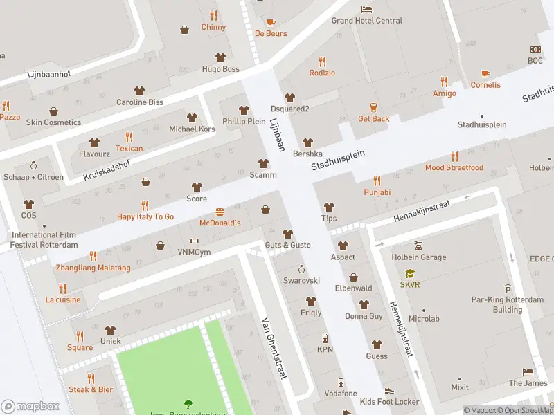 Ambulance met grote spoed naar de Lijnbaan in Rotterdam