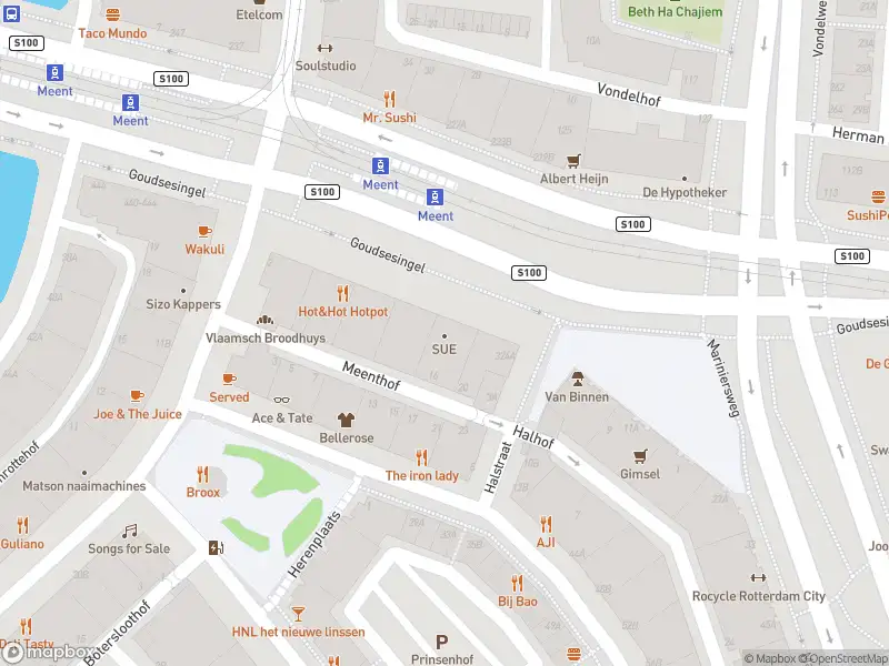 Ambulance met grote spoed naar de Goudsesingel in Rotterdam