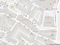 Brandweer met gepaste spoed naar de Nachtegaalstraat in Zwolle vanwege een buitenbrand