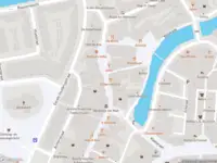 Ambulance met gepaste spoed naar de Voorstraat in Spijkenisse