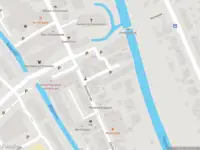 Ambulance met grote spoed naar de Raadhuishof in Zevenhuizen