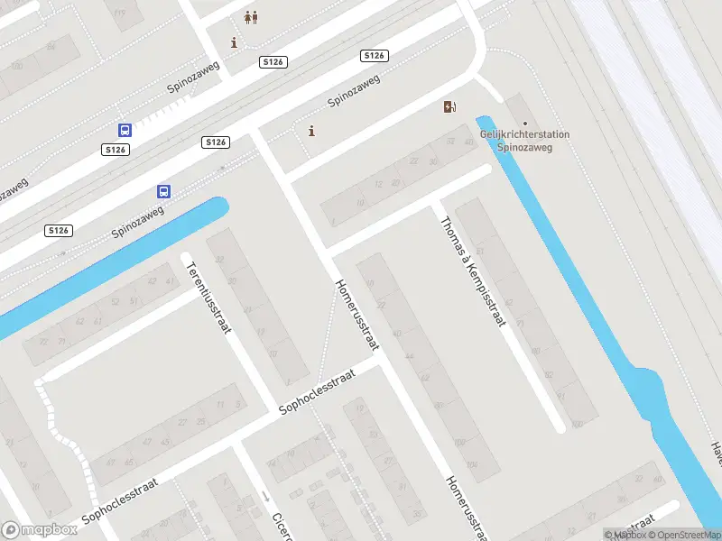 Ambulance met grote spoed naar de Homerusstraat in Rotterdam