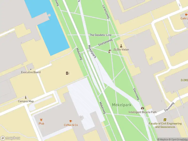 Ambulance met gepaste spoed naar de Korvezeestraat in Delft