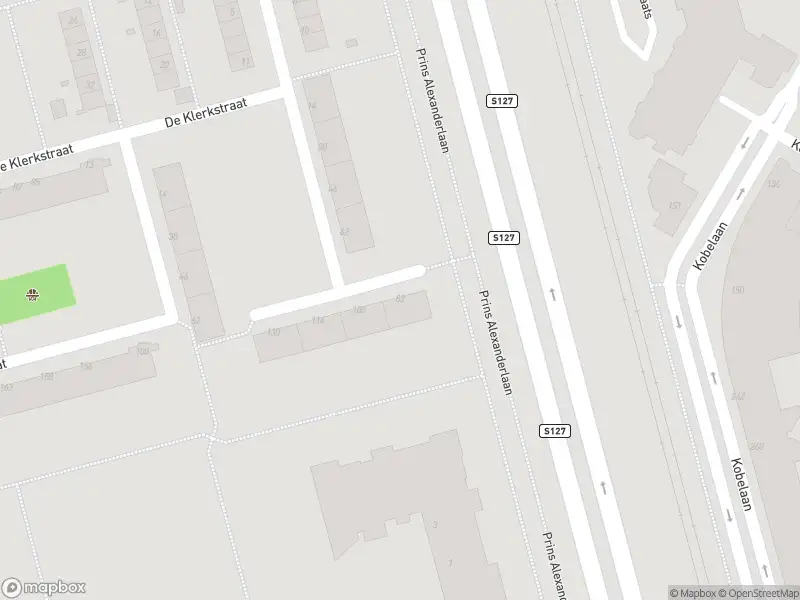 Ambulance met grote spoed naar de Viergeverstraat in Rotterdam