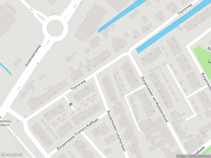 Ambulance met grote spoed naar de Burgemeester Letschertlaan in Uithoorn