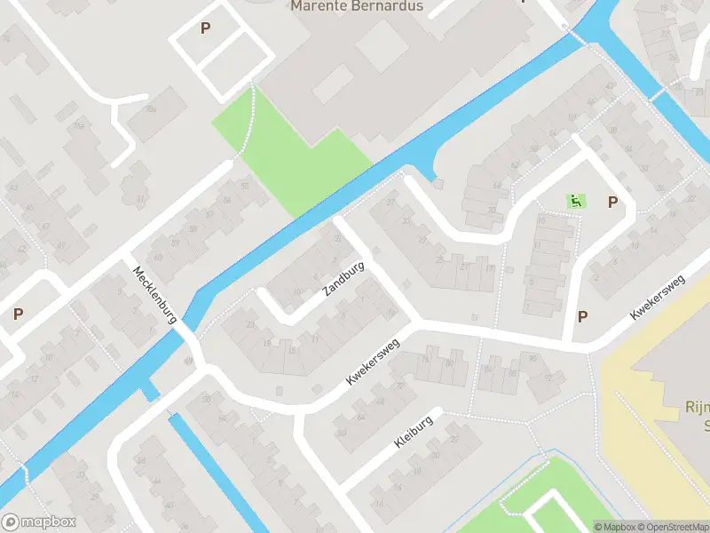 Ambulance met grote spoed naar de Zandburg in Sassenheim