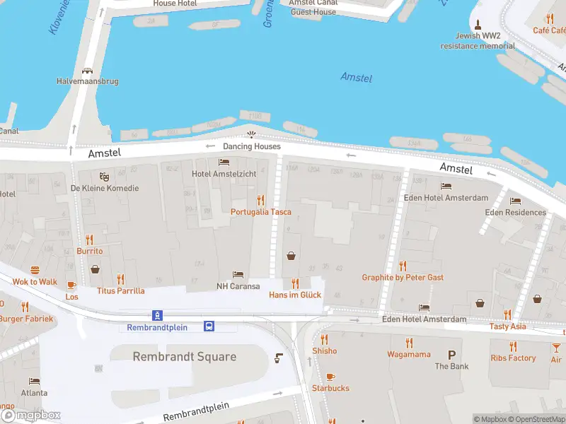 Ambulance met grote spoed naar de Bakkersstraat in Amsterdam