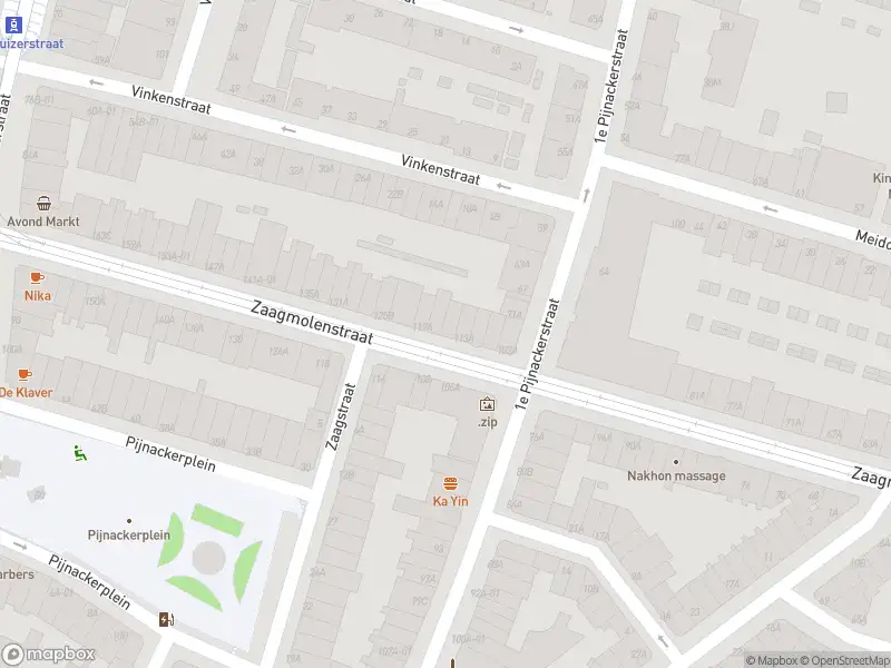 Ambulance met grote spoed naar de Zaagmolenstraat in Rotterdam