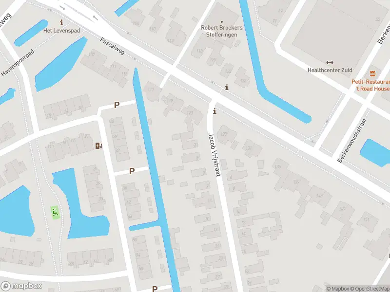 Ambulance met grote spoed naar de Jacob Vrijstraat in Rotterdam