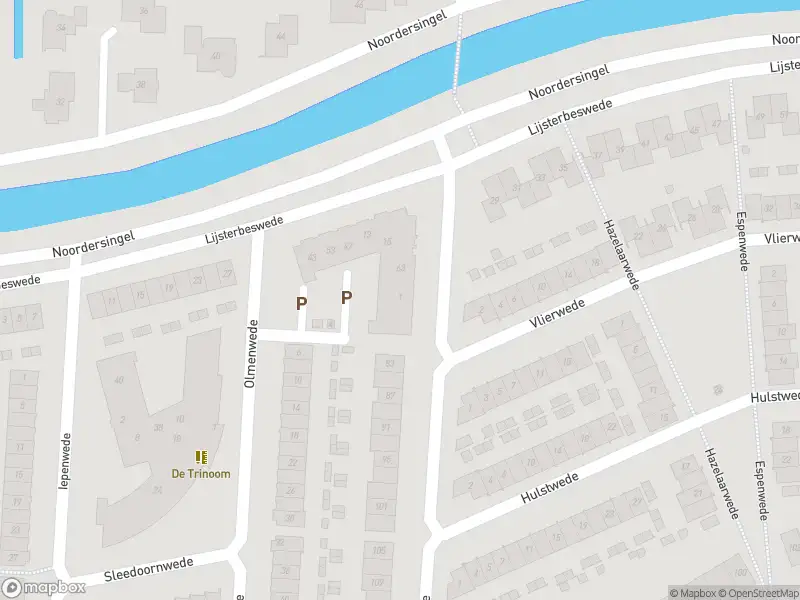 Ambulance met grote spoed naar de Eikenwede in Barendrecht