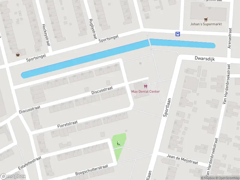 Ambulance met grote spoed naar de Discusstraat in Rotterdam