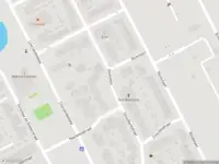 Ambulance met grote spoed naar de Alcorplein in Rotterdam