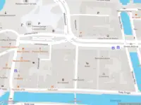 Ambulance met gepaste spoed naar de Lammermarkt in Leiden