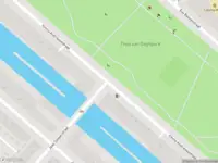 Politie met grote spoed naar de Eva Besnyöstraat in Amsterdam