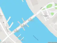 Ambulance met gepaste spoed naar de Paleiskade in Den Helder