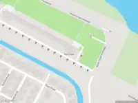 Ambulance met grote spoed naar de Maasboulevard in Spijkenisse