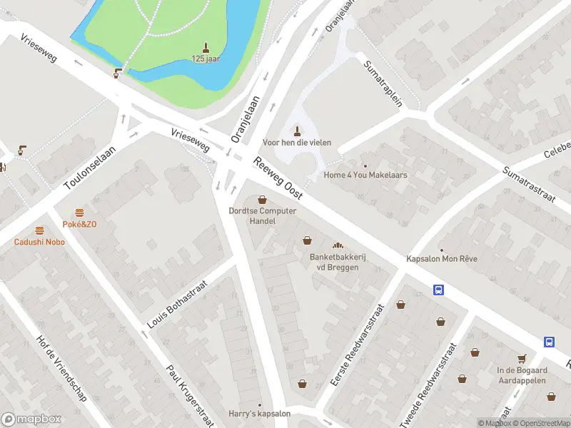 Ambulance met gepaste spoed naar de Reeweg Oost in Dordrecht