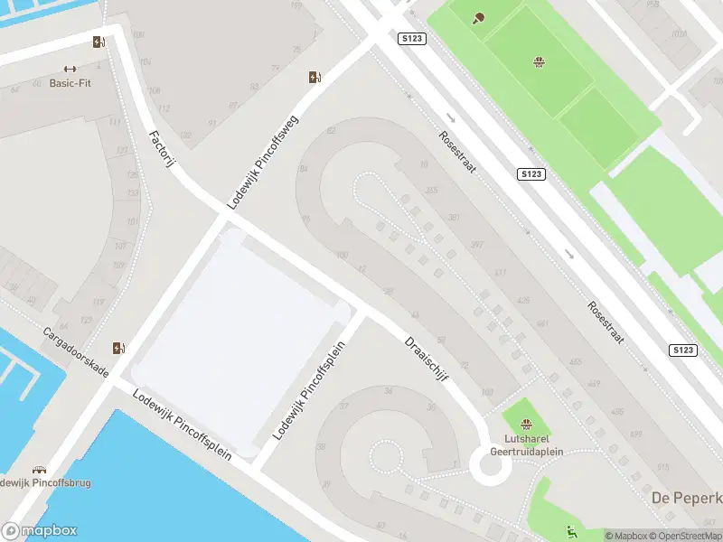 Ambulance met grote spoed naar de Draaischijf in Rotterdam