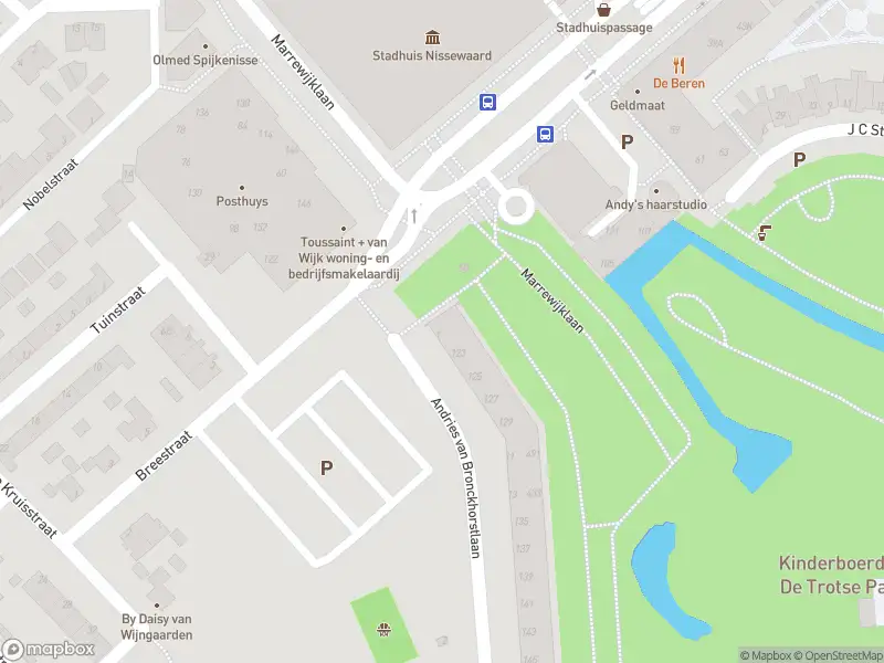 Ambulance met grote spoed naar de Andries van Bronckhorstlaan in Spijkenisse