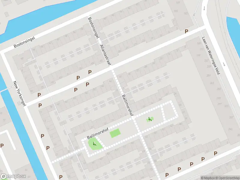 Ambulance met grote spoed naar de Baltimorehof in 's-Gravenhage