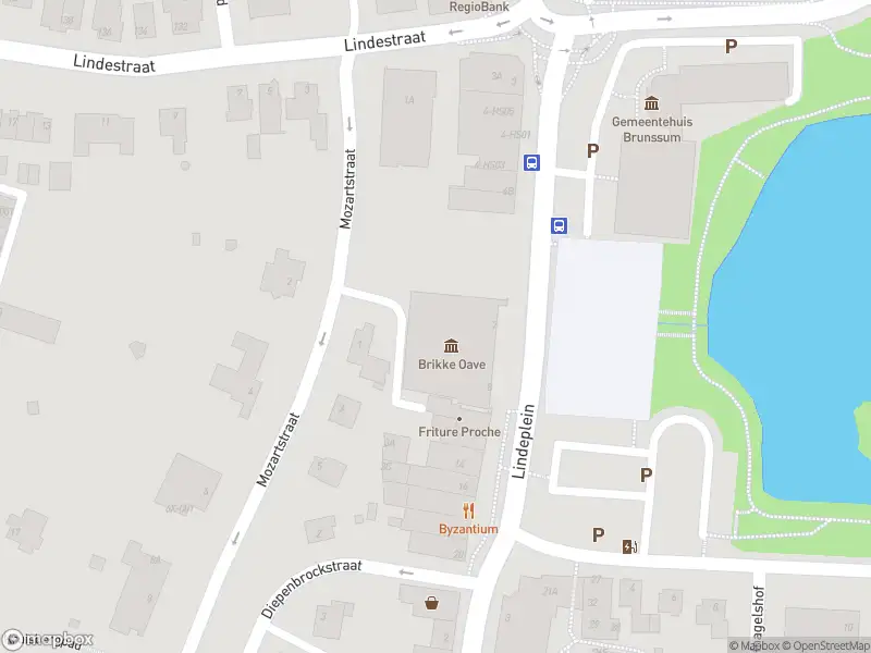 Brandweer en politie met grote spoed naar de Rimburgerweg in Brunssum vanwege voertuigbrand