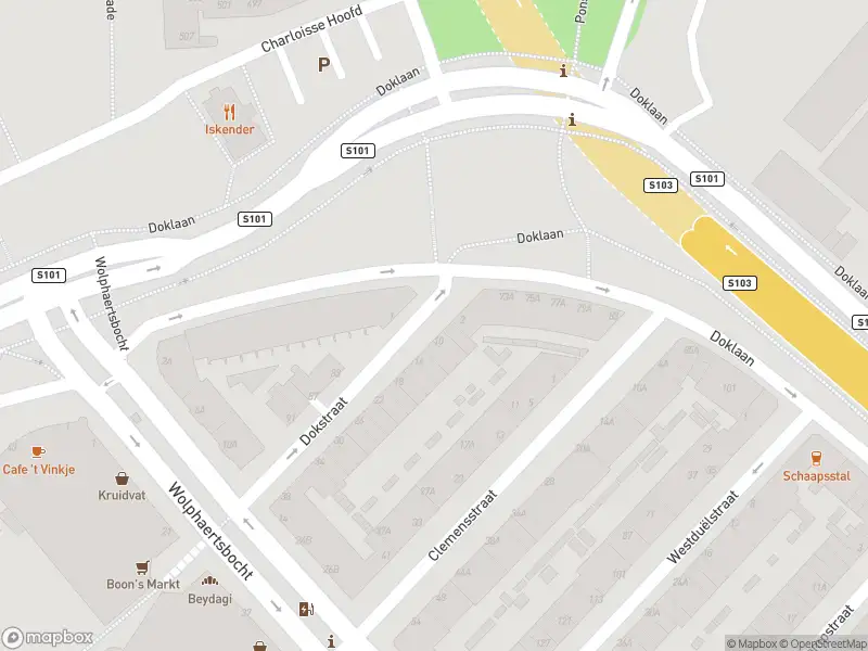 Ambulance met grote spoed naar de Dokstraat in Rotterdam