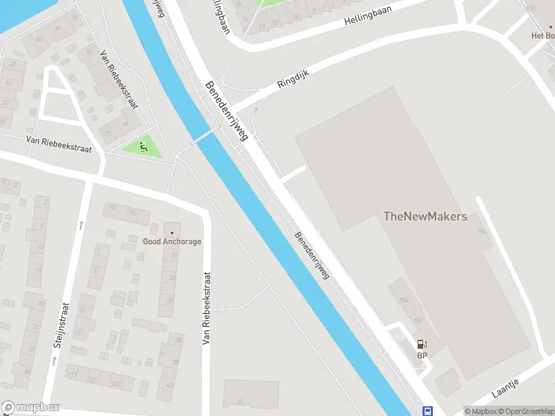 Ambulance met gepaste spoed naar de Benedenrijweg in Ridderkerk