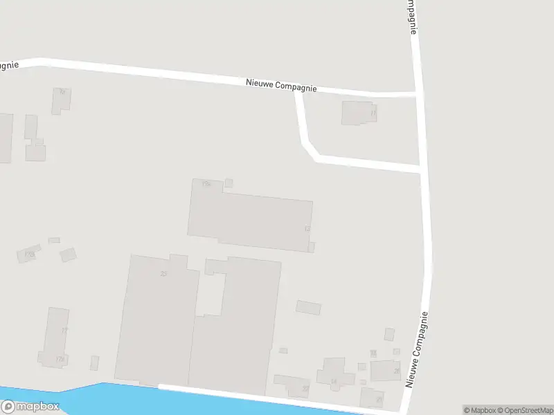 Brandweer en politie met grote spoed naar de Nieuwe Compagnie in Kiel-Windeweer vanwege middelgrote brand