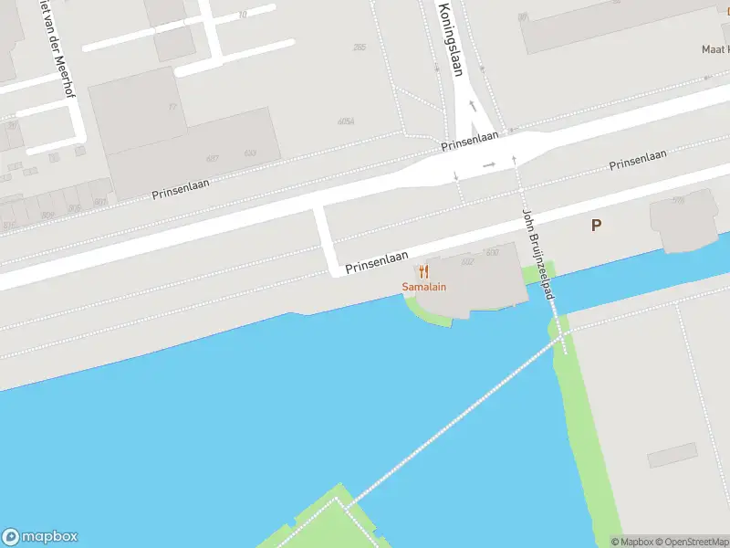 Ambulance met gepaste spoed naar de Prinsenlaan in Rotterdam