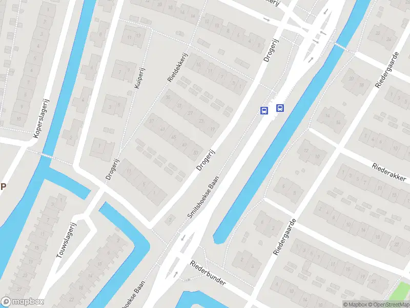 Ambulance met grote spoed naar de Rietdekkerij in Barendrecht