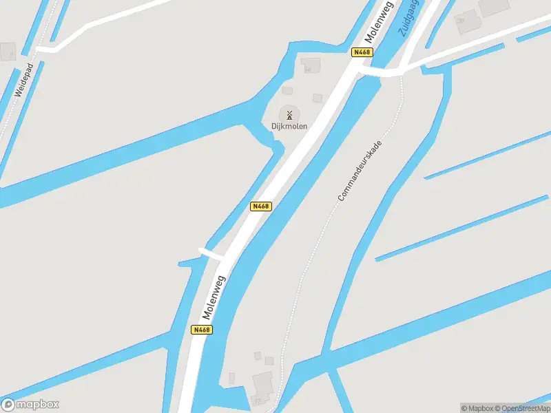 Ambulance met grote spoed naar de Molenweg in Maasland